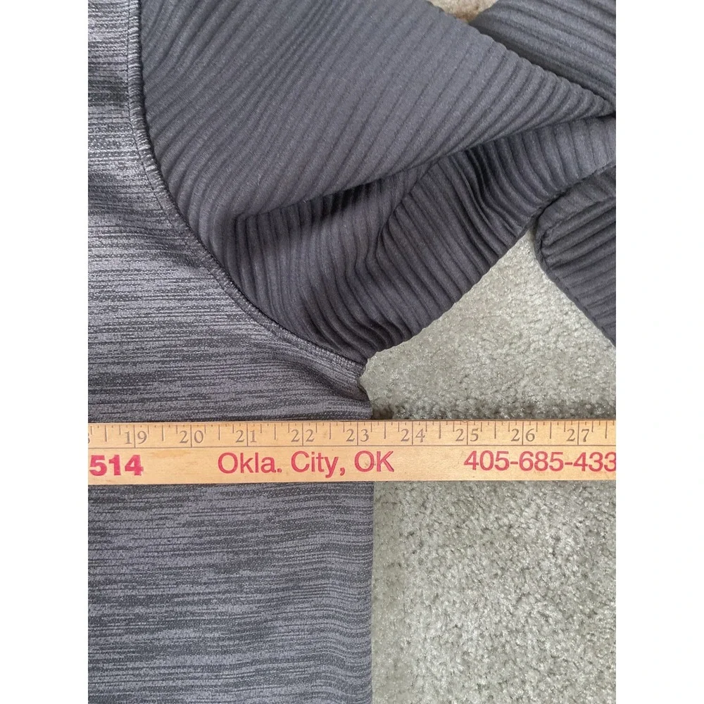 IZOD Golf Pullover Mens Large Grey Black Quarter Zip Ribbed Sleeve Stretch Top